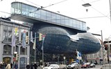 Adventní zájezdy - Rakousko - Rakousko - Štýrsko - Štýrský Hradec (Graz), Kunsthaus, také nazývaný Friendly Alien (Přátelský mimozemšťan) má zobrazovat živou hmotu, dokončen 2003, arch. P.Cook a C.Fournier, stálá výstavní síň